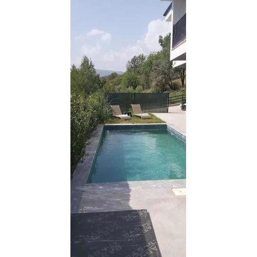 Villa Gray Pine