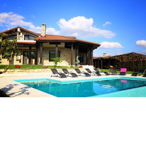 Villa Heaven Hills