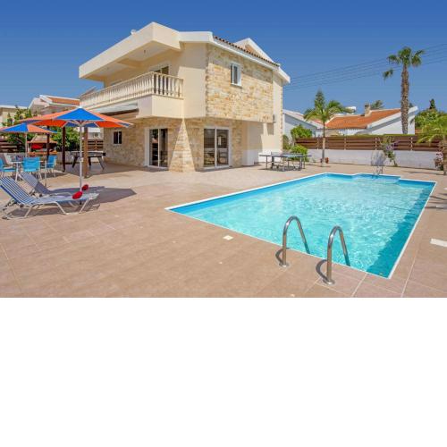 Villa Hera by Villa Plus
