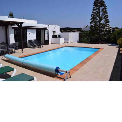 Villa Imogen with NEW HEATED SWIMMING POOL