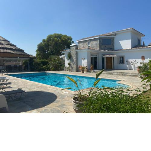 Villa in Ayia Napa with a pool!