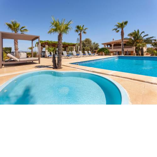 Villa in Can Picafort, located in the countryside, near the beach, has 5 bedroom