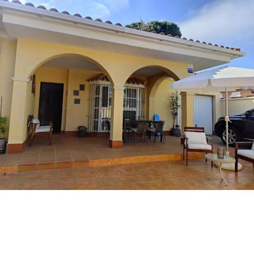 Villa in La Barrosa - 700m from the beach