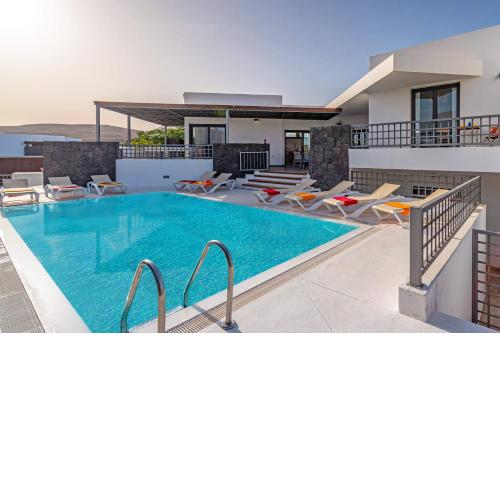 Villa Inma Calero by Villa Plus