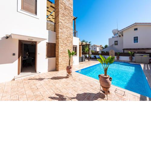 Villa Iris by Ezoria Villas