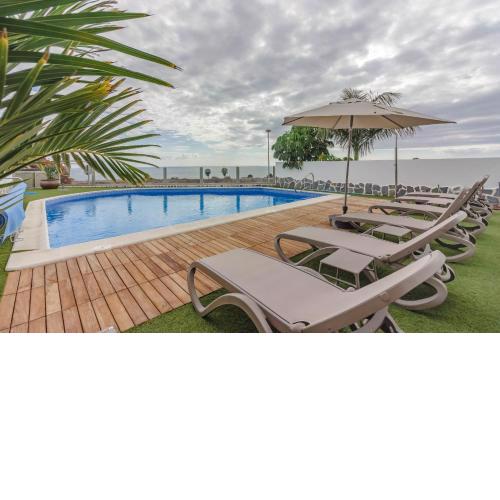 Villa Isabella, Luxury Villa with Heated Pool Ocean View in Adeje, Tenerife