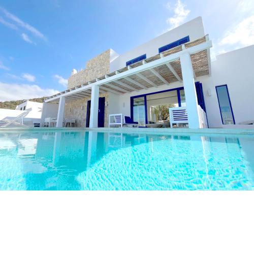 Villa Itaca Vista mar y piscina climatizada