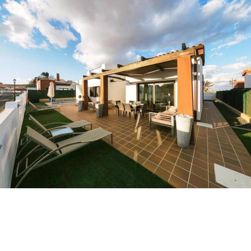 Villa James