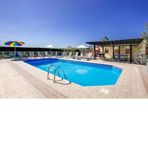 Villa Joanna Coral Bay by Villa Plus