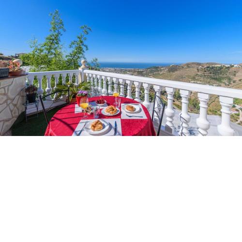 Villa José Andrés Torrox by Ruralidays
