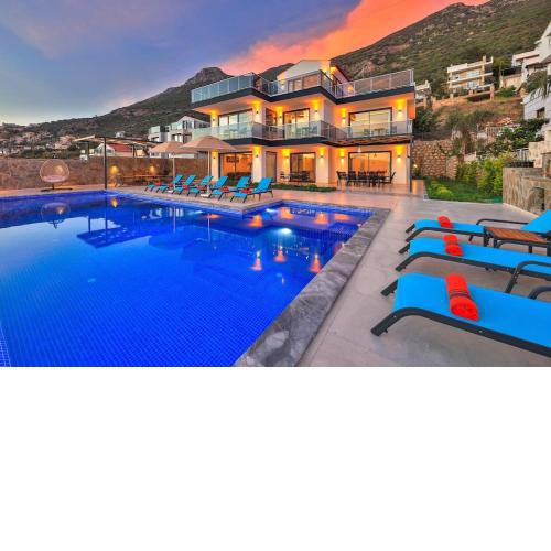 Villa July