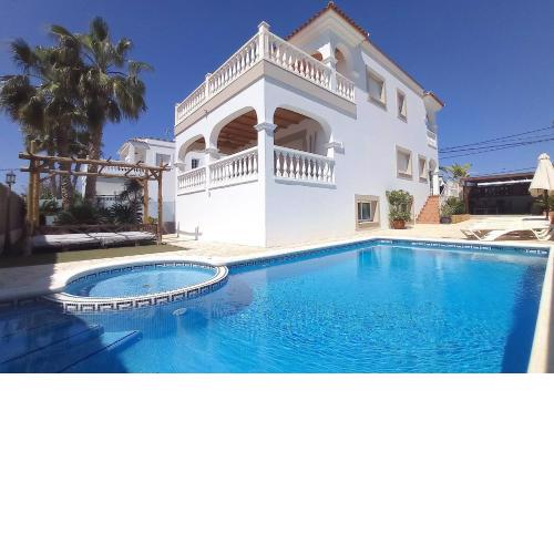 VILLA JUNCOS