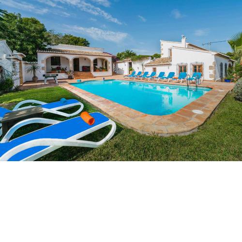 Villa Juniper by Villa Plus
