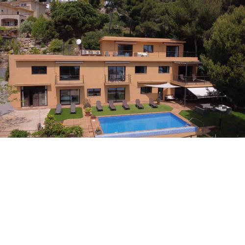 VILLA LA CALA with swimming pool & sea view, 10 min walk from the sea