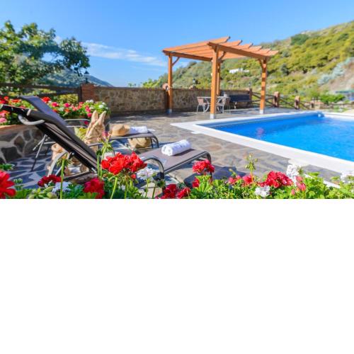 Villa La Cola Nerja by Ruralidays