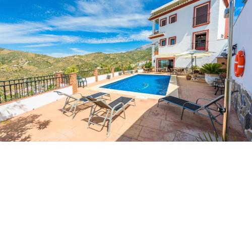 Villa La Posada Canillas de Albaida by Ruralidays