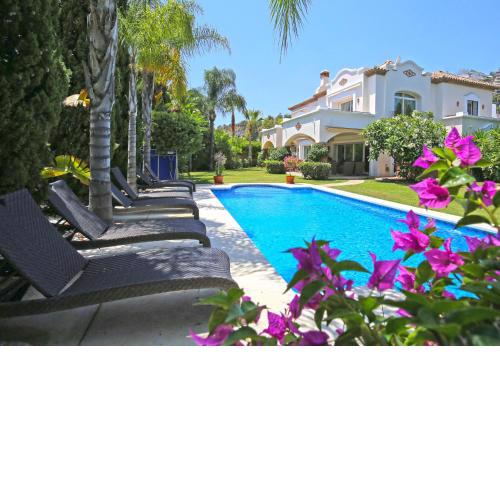 Villa La Quinta 5 Bedroom Villa with Heated Pool