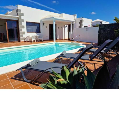Villa Lagarto heated pool aircon central Playa Blanca