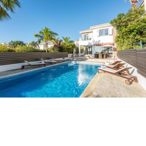 Villa Laguna Sunrise by Ezoria Villas