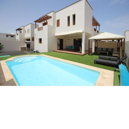 Villa Las Caletas del Mar - Heated Pool