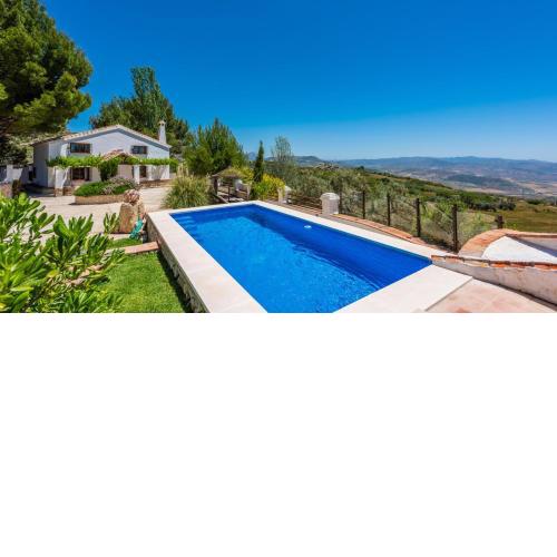 Villa Las Gayumbas Villanueva de la Concepcion by Ruralidays