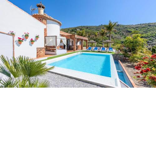 Villa Las Palmeras de Torrox by Ruralidays