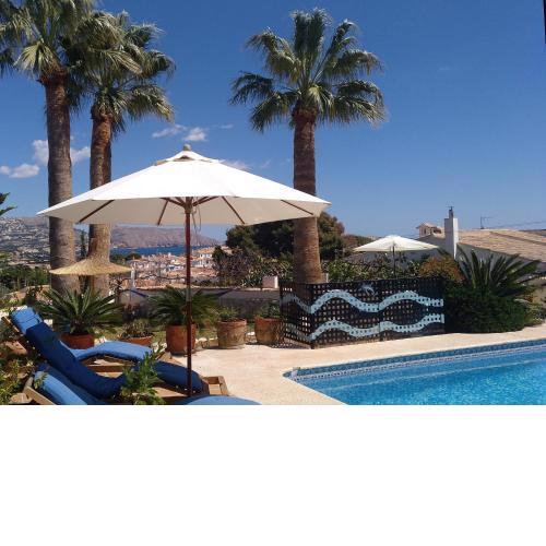 Villa Las Palmeras with private pool and garden