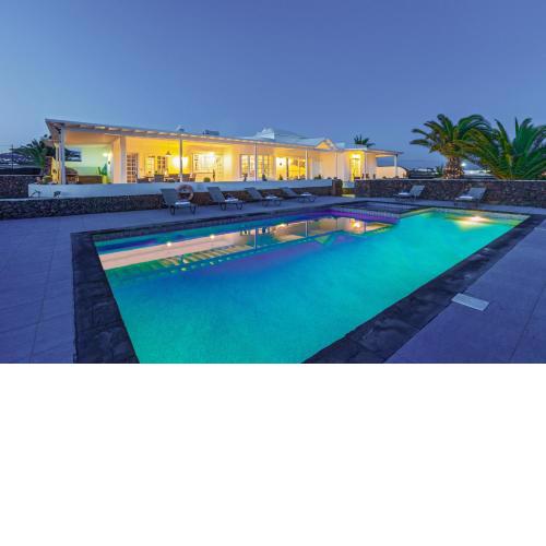 Villa Las Palmitas - Sea Views - Private Pool - Hot Tub - Table Tennis