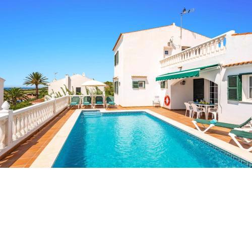 Villa Laurel by Villa Plus