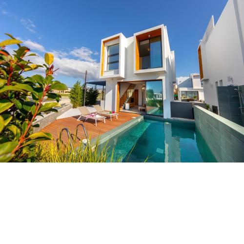 Villa Laurus 6, walking distance to the beach