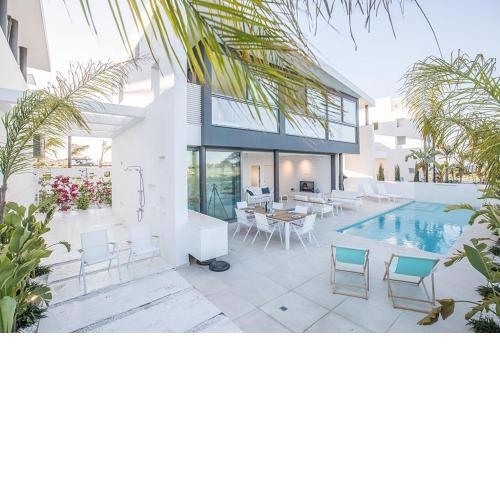 Villa Limni Enas - Luxury and Contemporary 3 Bedroom Kapparis Villa with Sea views