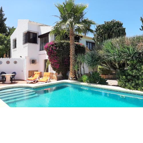 Villa Limon - Tropical Oasis with Private Pool