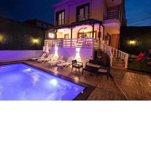 Villa Lion