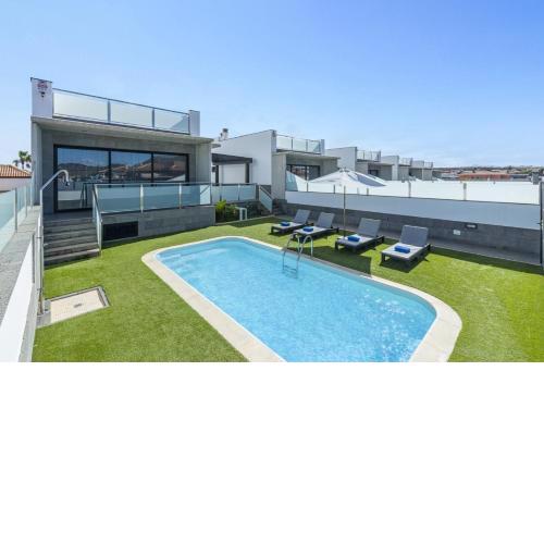 Villa Lola by Villa Plus