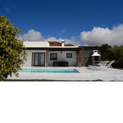 Villa Lola