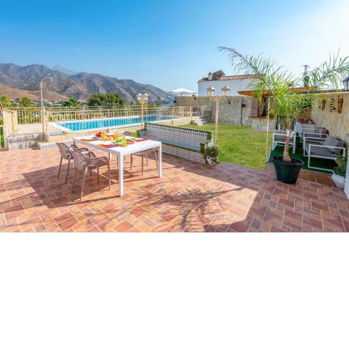 Villa Loli Tablazos by Villa Plus