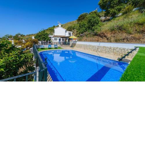 Villa López Cómpeta by Ruralidays