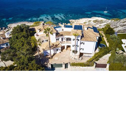 Villa Luna Suites