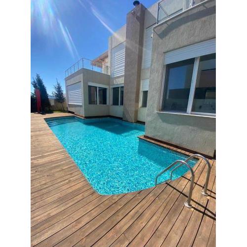Villa luxueuse avec piscine