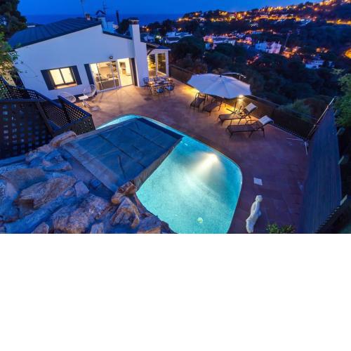 Villa Luxury piscina y cascada 2 min de la playa