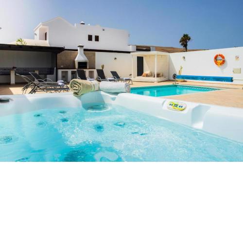 VILLA Maday May