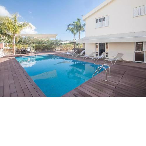 Villa Magusta - Modern 4 Bedroom Ayia Thekla Villa with Pool - Close to the Beach