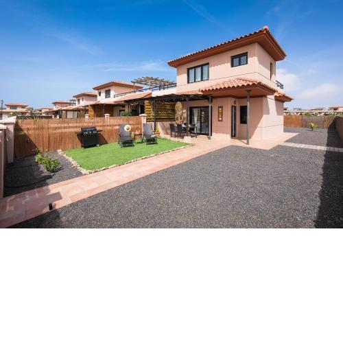 Villa Maha close by the North shore: relax, pool