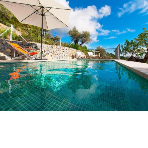 Villa Mancor Pool & Mountain Views