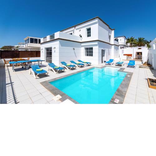 Villa Mannat by Villa Plus