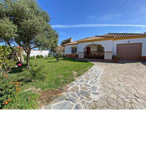 Villa Manoli: 4 bedroom villa in Zahora, ideal for 2 families