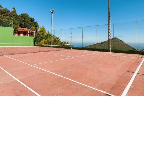 Villa Mansion Bandama with Pool in Santa Brigida