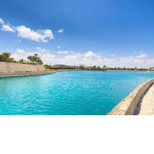 Villa marina 5 first row on lake 5 bed rooms ac