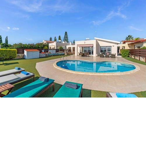 Villa Marina Sunrise by Ezoria Villas
