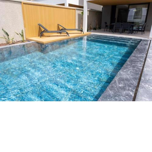Villa merkez havuzlu odalarbanyolu